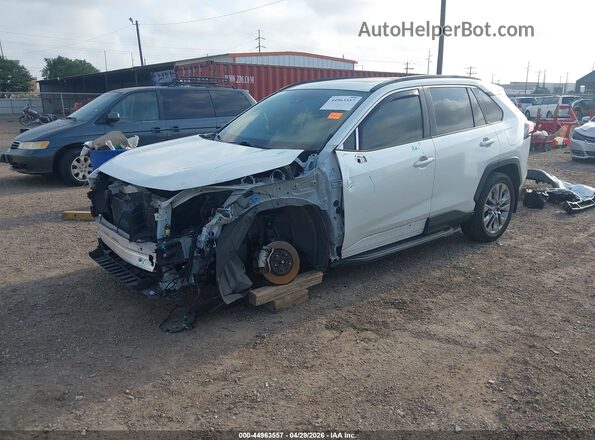 JTMC1RFV2PD098405 2023 TOYOTA LE White 