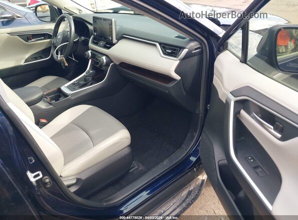 JTMDWRFV8LD548011 2020 TOYOTA LIMITED Синий Вид салона спереди