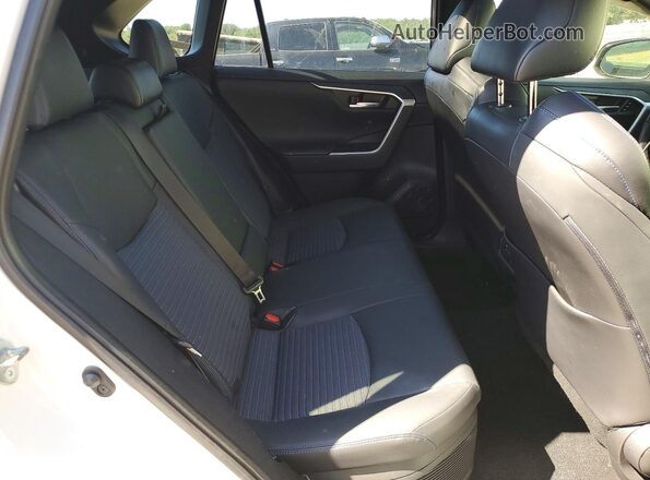JTME6RFV2ND521233 2022 TOYOTA RAV4 White Widok tylnych siedzeń
