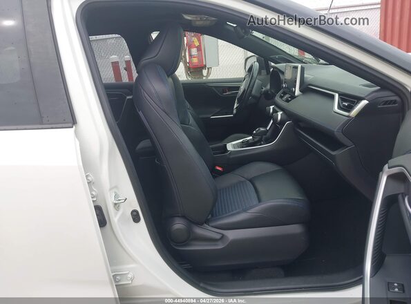 JTMEWRFV5KD508679 2019 TOYOTA RAV4 HYBRID White Вид салону спереду