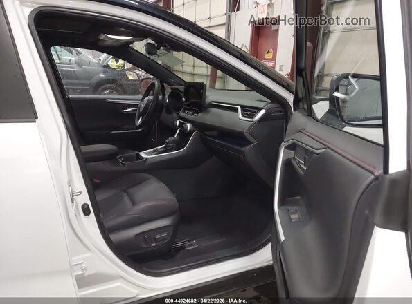 JTMFB3FV0SD243294 2025 TOYOTA RAV4 PLUG-IN HYBRID Белый Вид салона спереди