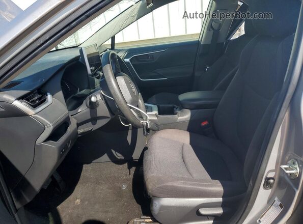 JTMK1RFVXPD097191 2023 TOYOTA LE Silver Widok wnętrza z przodu