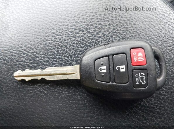 JTMRFREV1GJ094974 2016 TOYOTA LE White Vista del salpicadero