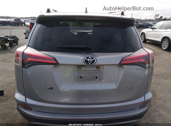 JTMRFREV5JJ211284 2018 TOYOTA LE Silver 