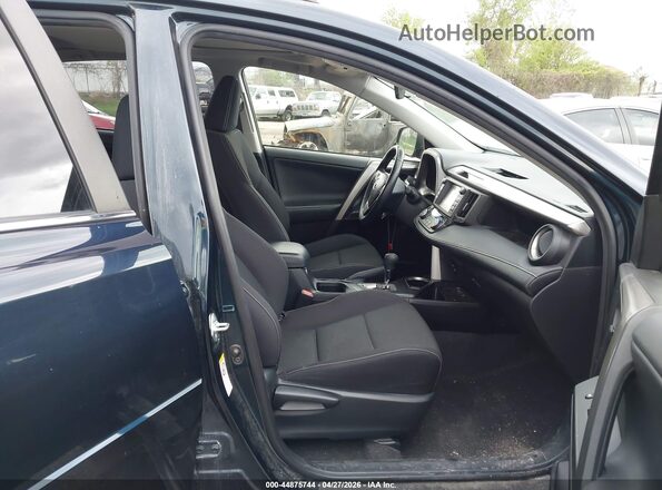 JTMRFREV8HJ172121 2017 TOYOTA LE Синий Вид салона спереди
