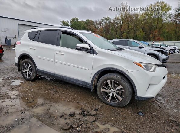 JTMWFREV4HJ720957 2017 TOYOTA LE White Delantero derecho
