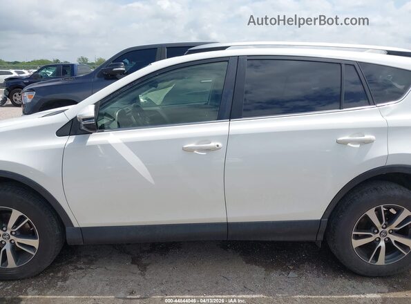 JTMWFREV5JJ722397 2018 TOYOTA LE White 