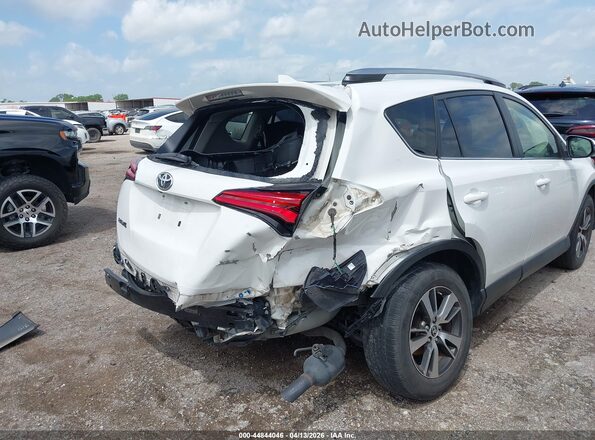 JTMWFREV5JJ722397 2018 TOYOTA LE White 