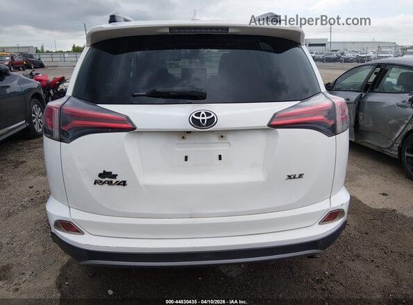 JTMWFREV6JJ150577 2018 TOYOTA LE White 