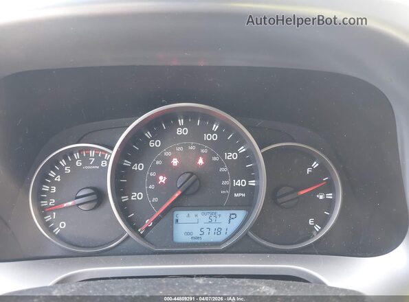 JTMZFREV1GJ100238 2016 TOYOTA LE White Vista de los asientos traseros