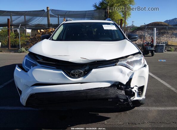 JTMZFREV1JJ151097 2018 TOYOTA LE White Vista del cuadro de instrumentos
