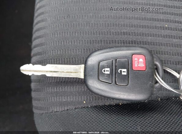 JTMZFREV9HJ700037 2017 TOYOTA LE Белый Вид панели приборов