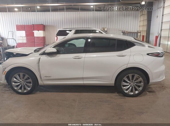 KL47LCEP4SB224158 2025 BUICK OTHER White Սալոնի 360 աստիճան տեսք