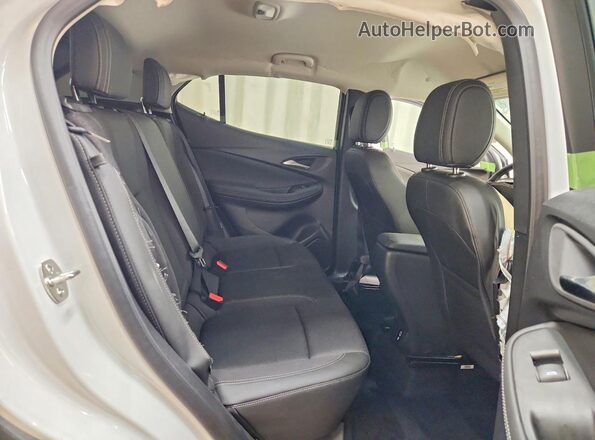 KL4AMBSL2TB134071 2026 BUICK ENCORE White Вид задньої частини салону