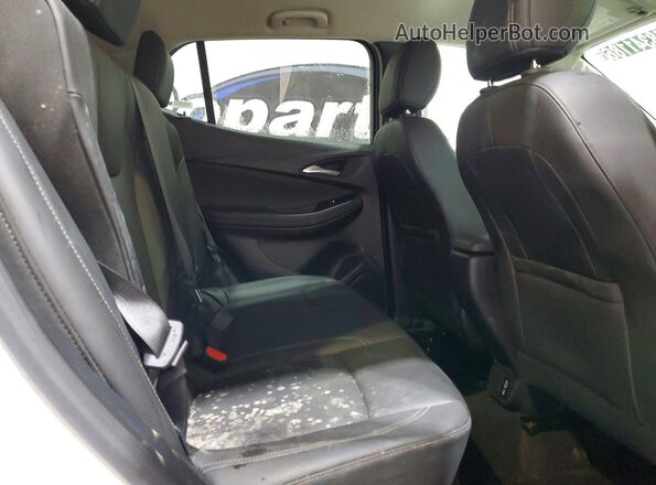KL4AMESL1RB126070 2024 BUICK ENCORE White Widok wnętrza z tyłu