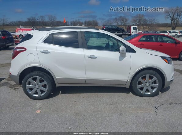 KL4CJHSB7JB521983 2018 BUICK ENCORE White Вид задньої частини салону
