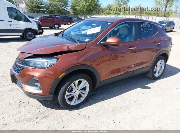 KL4MMCSL1MB118934 2021 BUICK ENCORE Orange Vista tres cuartos delantera izquierda
