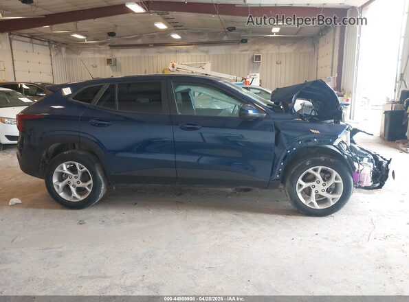 KL77LFE28RC075623 2024 CHEVROLET TRAX Blue Rear interior view