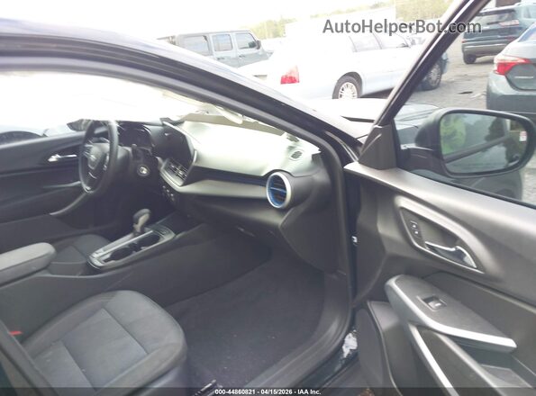 KL77LFE28RC123038 2024 CHEVROLET TRAX Черный Вид салона спереди