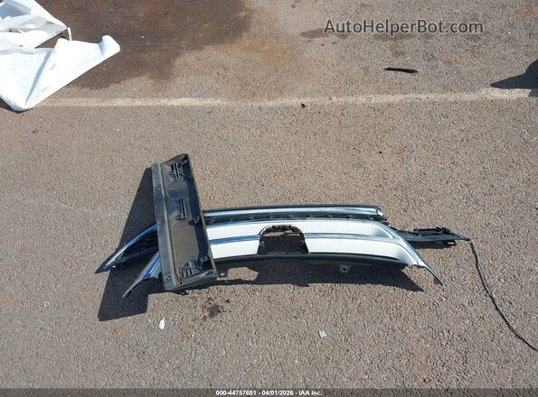 KL77LFEP1SC155119 2025 CHEVROLET TRAX Silver Instrument cluster view
