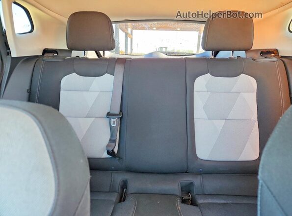 KL77LFEP8SC119086 2025 CHEVROLET TRAX Gray Rear seats view