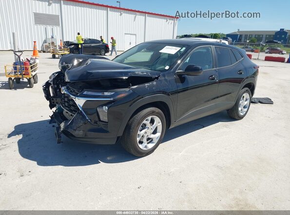 KL77LFEPXSC243246 2025 CHEVROLET TRAX Black Առջևի ձախ երեք քառորդ տեսարան