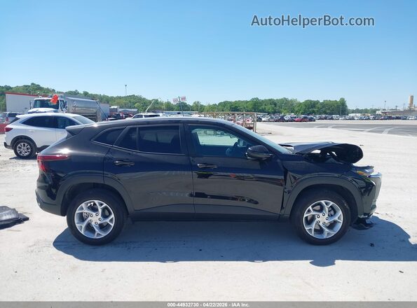 KL77LFEPXSC243246 2025 CHEVROLET TRAX Black Սալոնի հետևի տեսք
