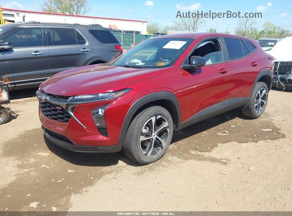 KL77LGEPXSC205084 2025 CHEVROLET TRAX Maroon წინა მარცხენა ხედი სამი მეოთხედიდან