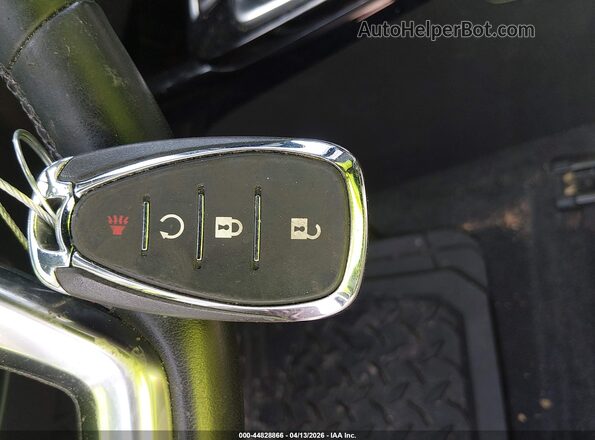 KL77LHE21RC174909 2024 CHEVROLET TRAX White Widok deski rozdzielczej