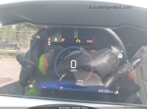 KL77LHE23RC043142 2024 CHEVROLET TRAX White Widok tylnych siedzeń