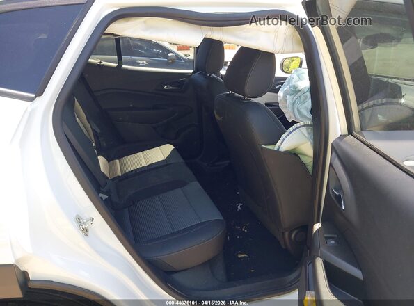 KL77LHEP1TC017030 2026 CHEVROLET TRAX White Widok naklejki z numerem VIN