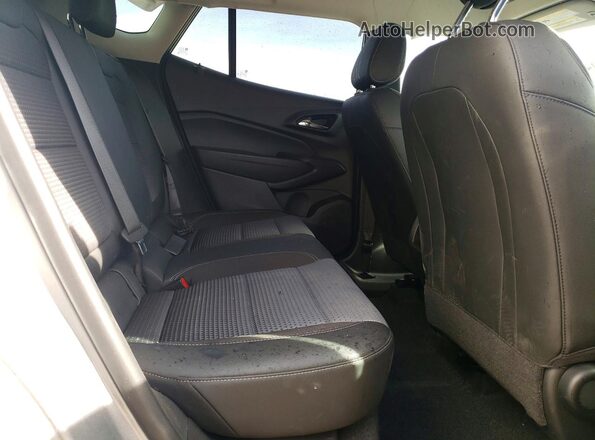 KL77LHEP3SC184231 2025 CHEVROLET TRAX Gray Vista interior trasera