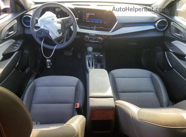 KL77LHEP5SC191164 2025 CHEVROLET TRAX Silver Widok deski rozdzielczej
