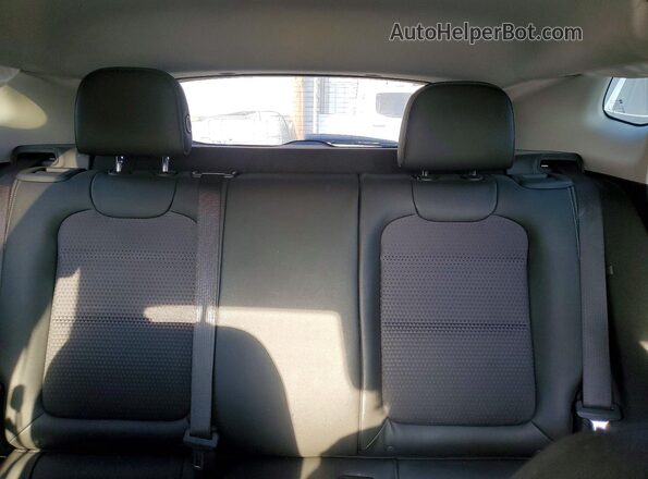 KL77LHEP5SC191164 2025 CHEVROLET TRAX Silver Widok tylnych siedzeń