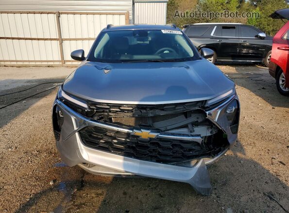 KL77LHEP5SC191164 2025 CHEVROLET TRAX Silver Widok z przodu