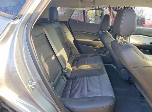 KL77LHEP5SC191164 2025 CHEVROLET TRAX Silver Widok wnętrza z tyłu