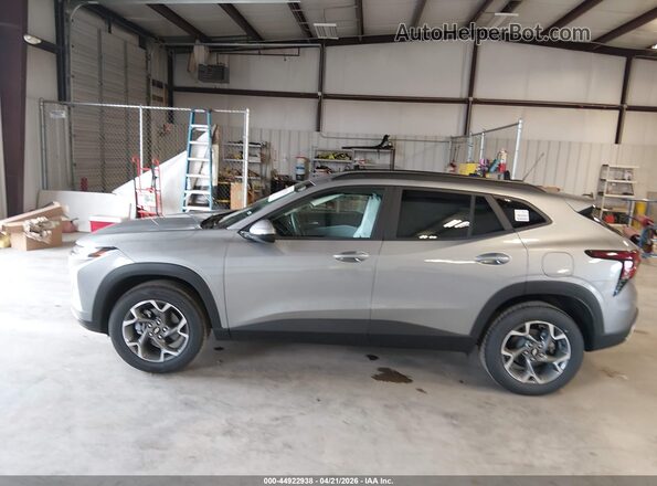 KL77LHEP5TC109029 2026 CHEVROLET TRAX Silver Widok wnętrza 360 stopni