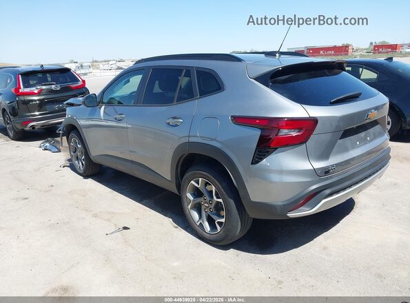 KL77LHEP8SC226666 2025 CHEVROLET TRAX Gray Trasero izquierdo