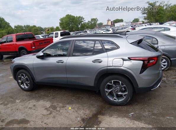 KL77LHEP8SC241975 2025 CHEVROLET TRAX Gray Սալոնի 360 աստիճան տեսք