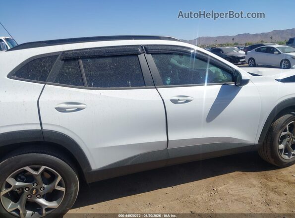 KL77LHEP9TC019785 2026 CHEVROLET TRAX White Vista interior trasera