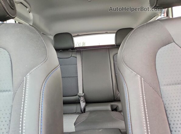 KL77LHEP9TC056321 2026 CHEVROLET TRAX White Widok wnętrza z tyłu