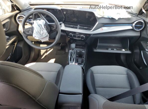 KL77LHEP9TC088931 2026 CHEVROLET TRAX Black Widok deski rozdzielczej