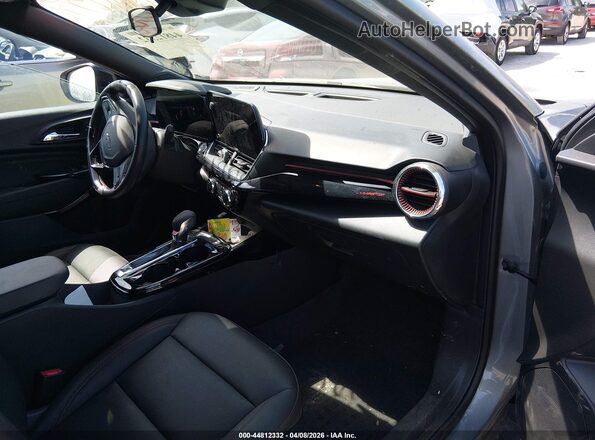 KL77LJEP0SC153638 2025 CHEVROLET TRAX Gray Widok wnętrza z przodu