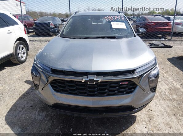 KL77LJEP0SC153638 2025 CHEVROLET TRAX Gray Widok zestawu wskaźników