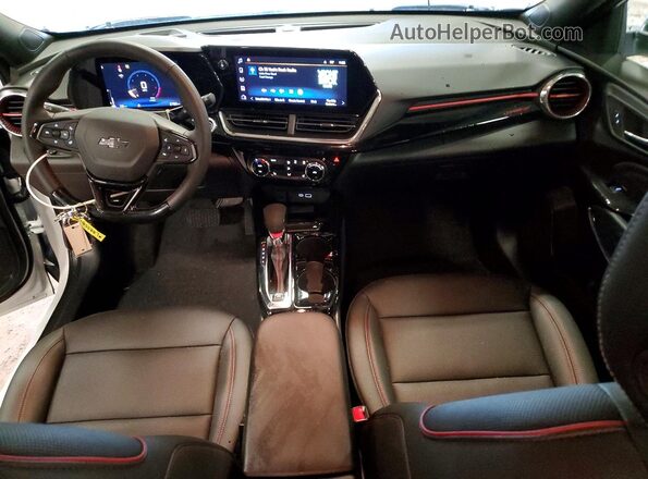 KL77LJEP3SC310935 2025 CHEVROLET TRAX White Widok deski rozdzielczej