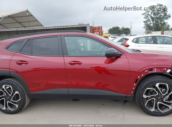 KL77LJEP8SC295977 2025 CHEVROLET TRAX Red Вид задньої частини салону