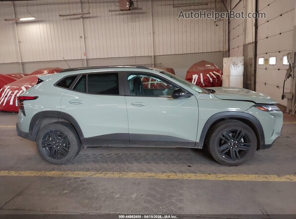 KL77LKEP0SC034574 2025 CHEVROLET TRAX Green უკანა სალონის ხედი