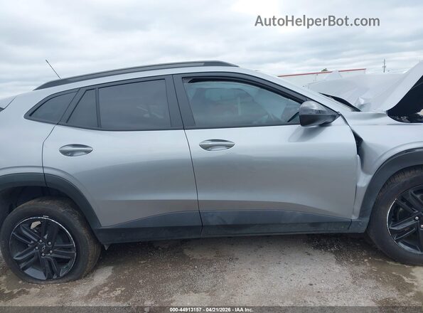 KL77LKEP0SC158344 2025 CHEVROLET TRAX Gray Rear interior view