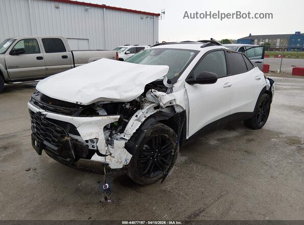 KL77LKEP1SC134327 2025 CHEVROLET TRAX Белый Передняя левая четверть