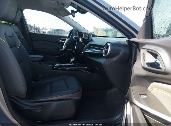 KL77LKEP6SC285891 2025 CHEVROLET TRAX Silver 